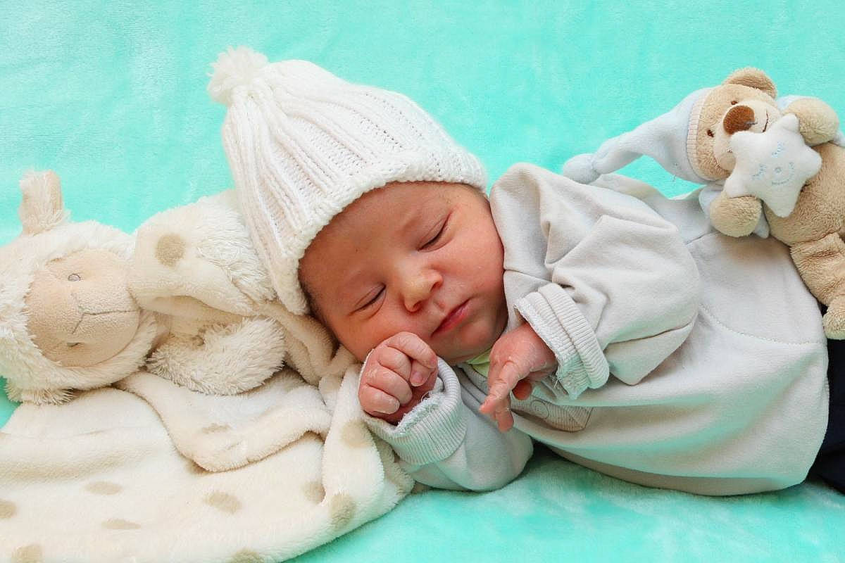 Even participe au concours pour gagner de l'argent avec cette photo : child, infant, person, product, sleep, toddler