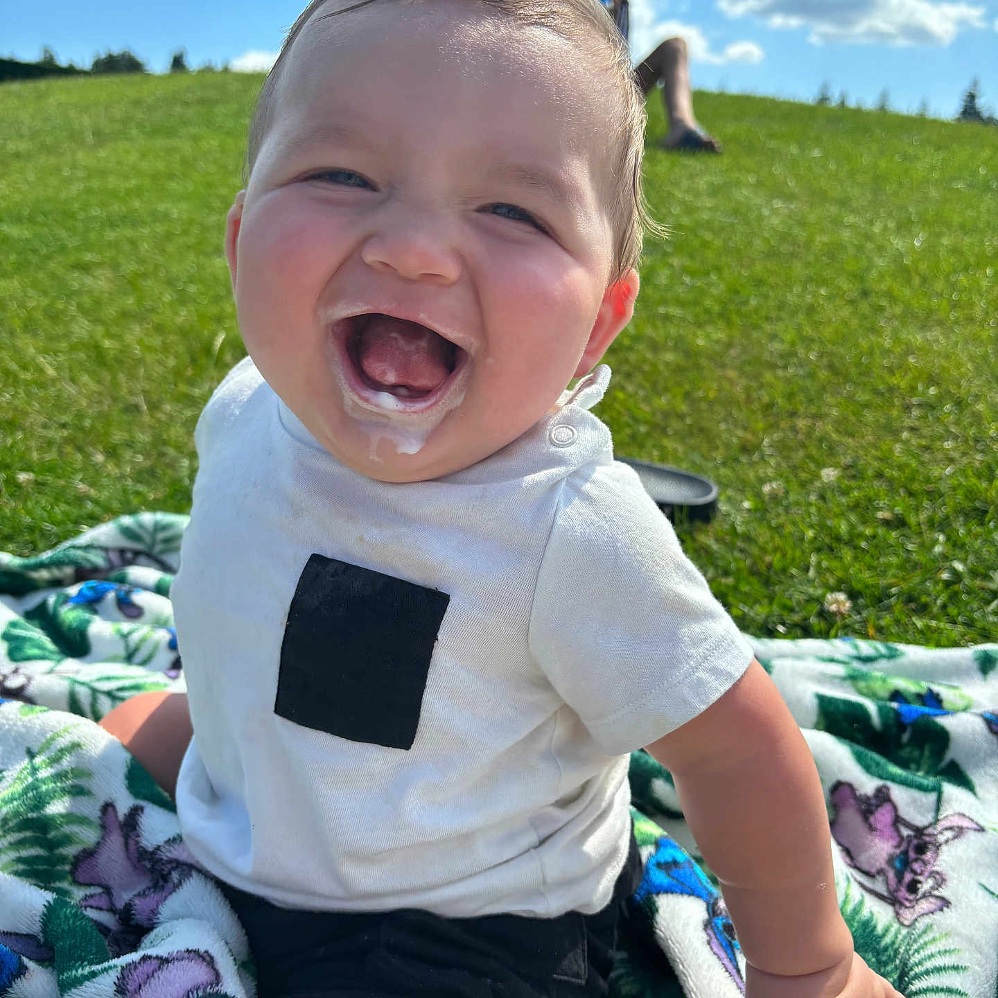 Remme is registered to the contest to win money with this photo: baby, babylaughing, child, clothing, face, female, girl, grass, happy, head, laughing, lawn, nature, person, photography, plant, portrait, smile, summer, t_shirt