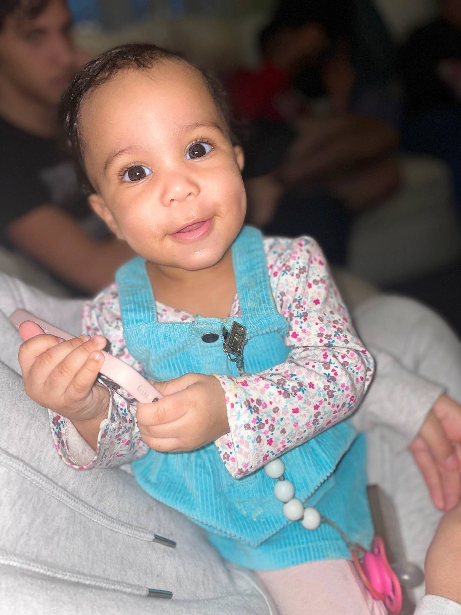 Soraya is registered to the contest to win money with this photo: baby_toddler_clothing, cheek, chin, eye, face, finger, gesture, hair, hand, happy, head, iris, joy, lip, mammal, mouth, nose, organ, person, pink