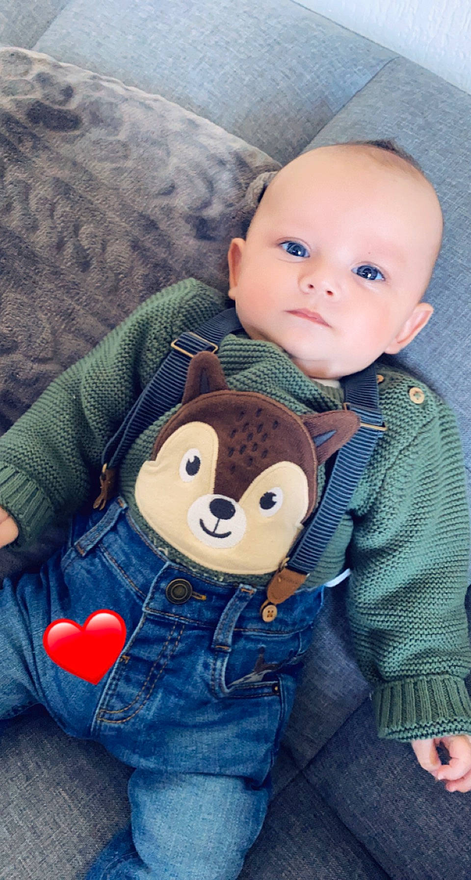 Nayir a rejoint le concours — aidez-le/la à gagner de superbes lots ! baby, baby_toddler_clothing, cheek, child, comfort, doll, eye, face, head, joint, nose, outerwear, pattern, person, sitting, skin, sleeve, textile, toddler, toy