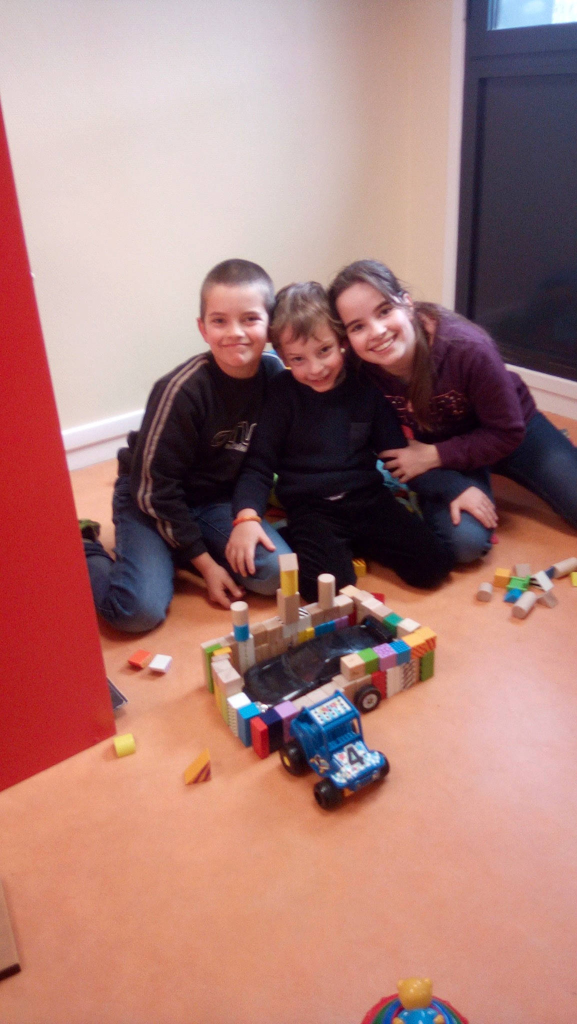 Sylvain participe au concours pour gagner de l'argent avec cette photo : child, fun, games, joy, person, play