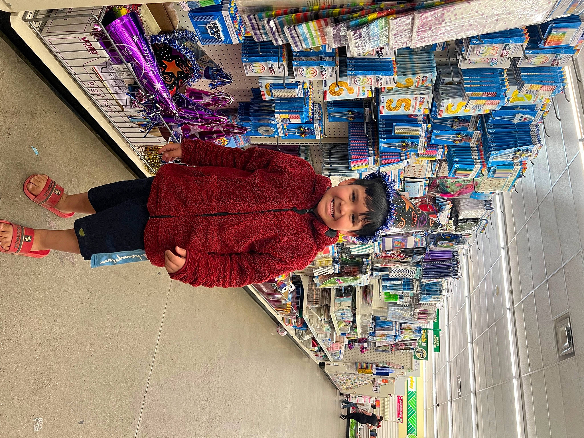 Cruzito is registered to the contest to win money with this photo: art, child, city, electric_blue, facade, fun, joy, leisure, market, pattern, pedestrian, person, retail, shopping, sidewalk, street, textile, tourism, town, travel