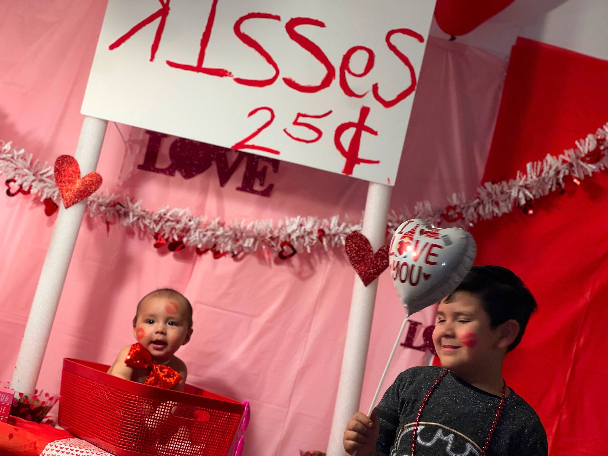 Jordan is registered to the contest to win money with this photo: design, entertainment, event, fashion, font, fun, handwriting, happy, hat, human, magenta, microphone, music, musical_instrument, organ, performing_arts, person, pink, red, snapshot