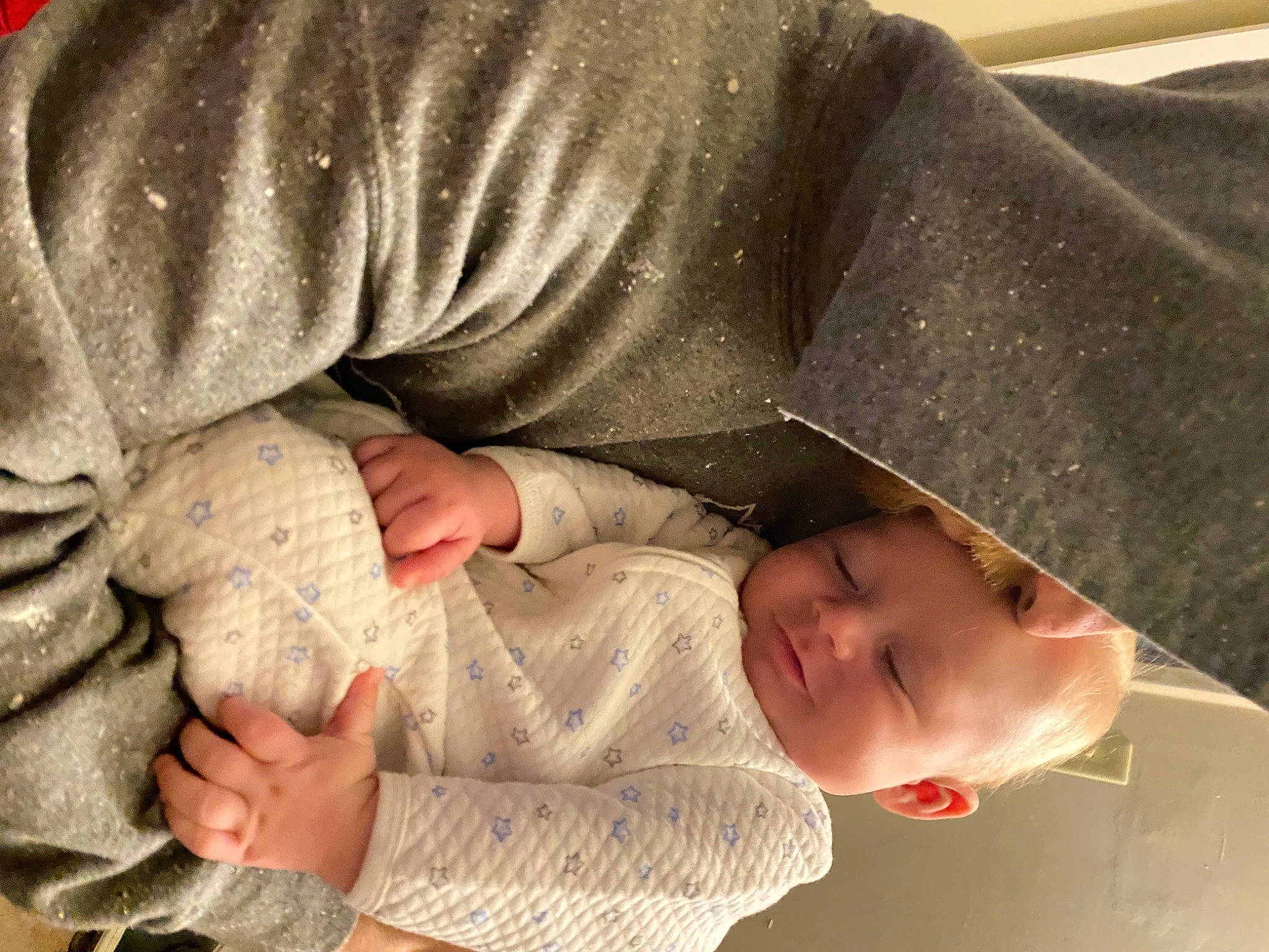 Damon Rogue joined the competition — help win amazing prizes! baby, baby_toddler_clothing, child, comfort, finger, gesture, happy, hat, human_body, human_leg, nail, person, sitting, sleeve, smile, thumb, toddler, tree, wood