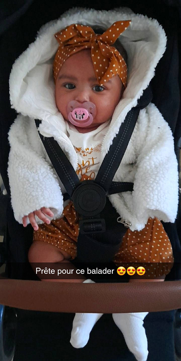 Aliyah participe au concours pour gagner de l'argent avec cette photo : baby, baby_toddler_clothing, beanie, cap, cheek, child, eyelash, fashion_accessory, fur, fur_clothing, headwear, jacket, jewellery, knit_cap, outerwear, pattern, person, sleeve, smile, toddler