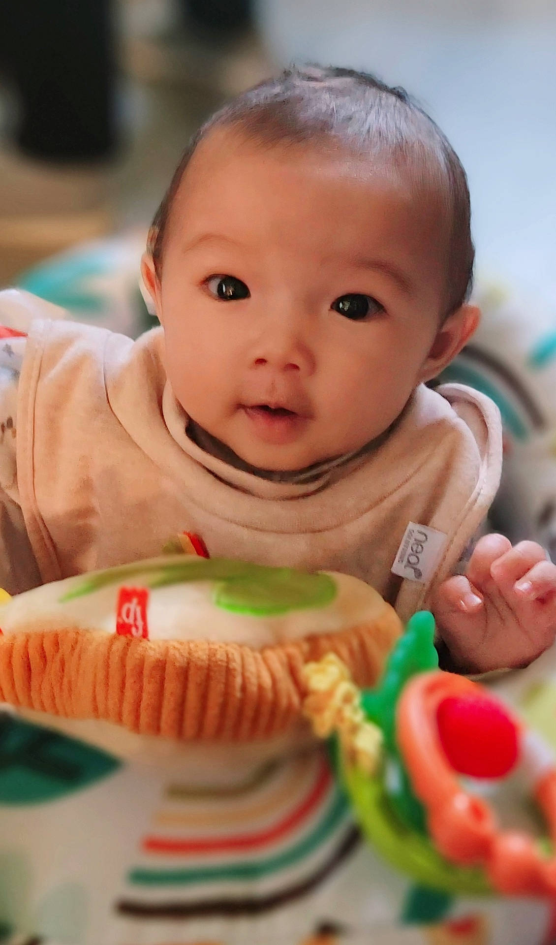 baby, birthdaycake, bodypart, cake, couch, cream, dessert, face, finger, food, hand, happy, head, icing, newborn, people, person, photography, portrait, smile