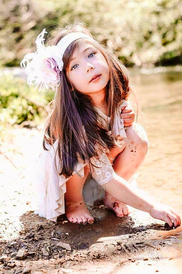 Sophia is registered to the contest to win money with this photo: beauty, brown_hair, child, child_model, girl, hair_accessory, happiness, headwear, long_hair, person, photo_shoot, portrait_photography, skin, smile