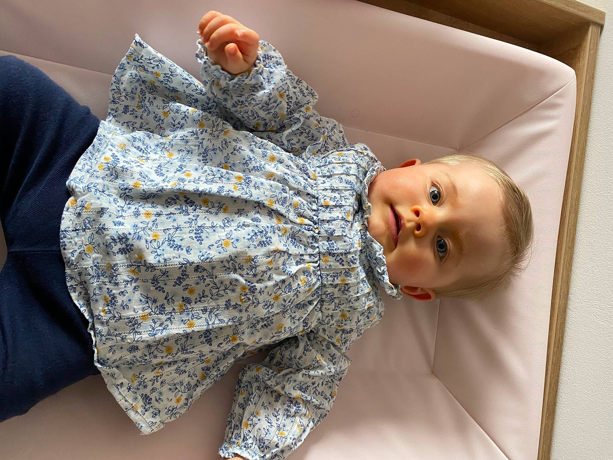 Jade participe au concours pour gagner de l'argent avec cette photo : baby, baby_sleeping, baby_toddler_clothing, cheek, child, comfort, elbow, finger, floor, flooring, happy, human_body, joint, leg, mouth, person, skin, sleeve, textile, thigh