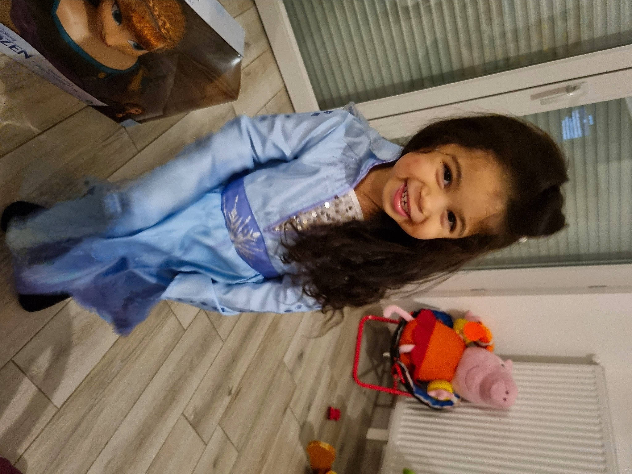 Savannah participe au concours pour gagner de l'argent avec cette photo : child, comfort, floor, flooring, fun, happy, hardwood, joy, laminate_flooring, leisure, person, room, smile, toddler, vacation, varnish, wood, wood_flooring, wood_stain