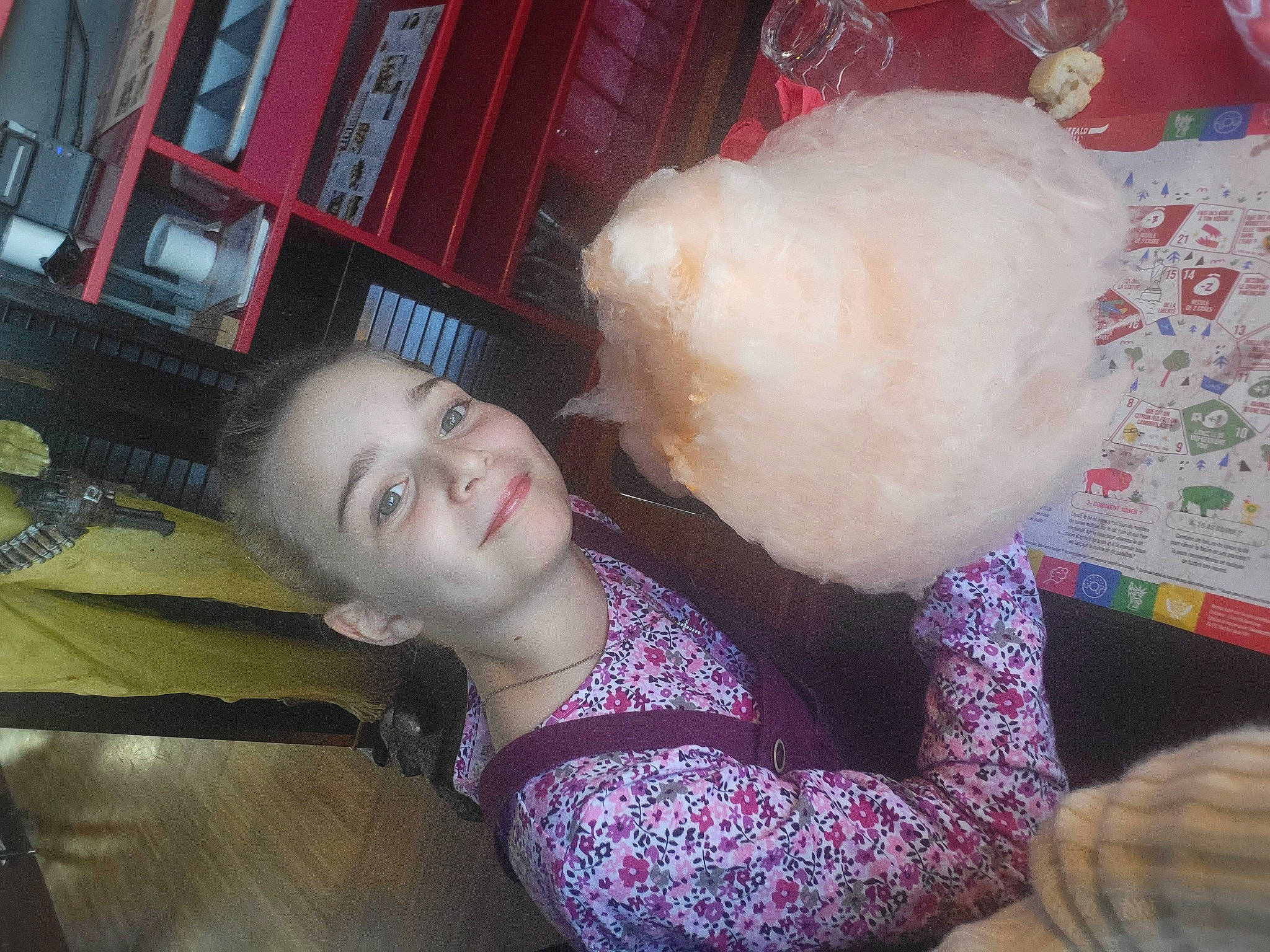 Tya a rejoint le concours — aidez-le/la à gagner de superbes lots ! bookcase, comfort_food, cotton_candy, fur, happy, joy, magenta, person, plush, room, shelf, sitting, skin, smile, stuffed_toy, teddy_bear, toy, wool, woolen