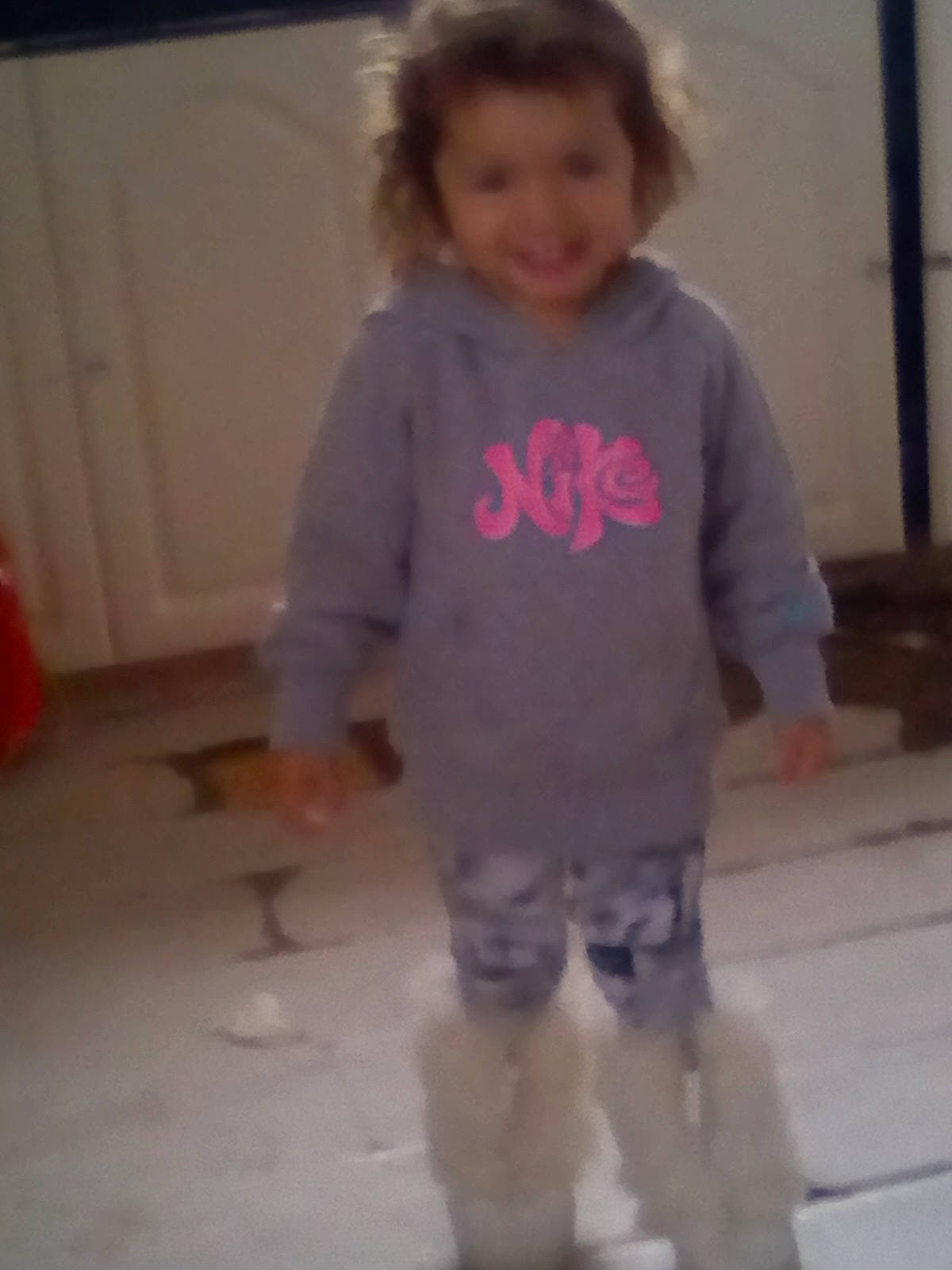 Julianna participe au concours pour gagner de l'argent avec cette photo : arm, boy, child, cool, day, fun, girl, hair, head, human_hair_color, joy, leg, mammal, outerwear, person, play, product, skin, snapshot, standing