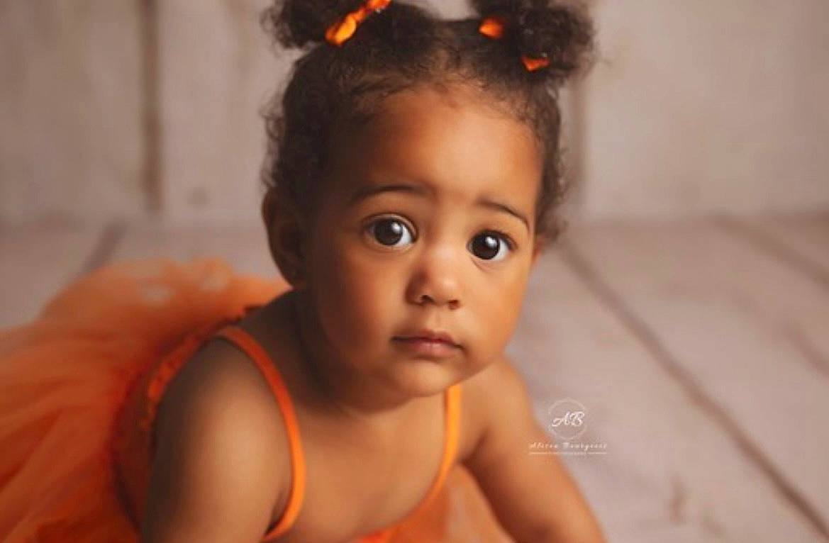 Nala a rejoint le concours — aidez-le/la à gagner de superbes lots ! baby, black_hair, brown_hair, cheek, chest, child, close_up, ear, eyebrow, eyelash, flash_photography, fun, happy, head, iris, lip, nose, person, portrait_photography, smile