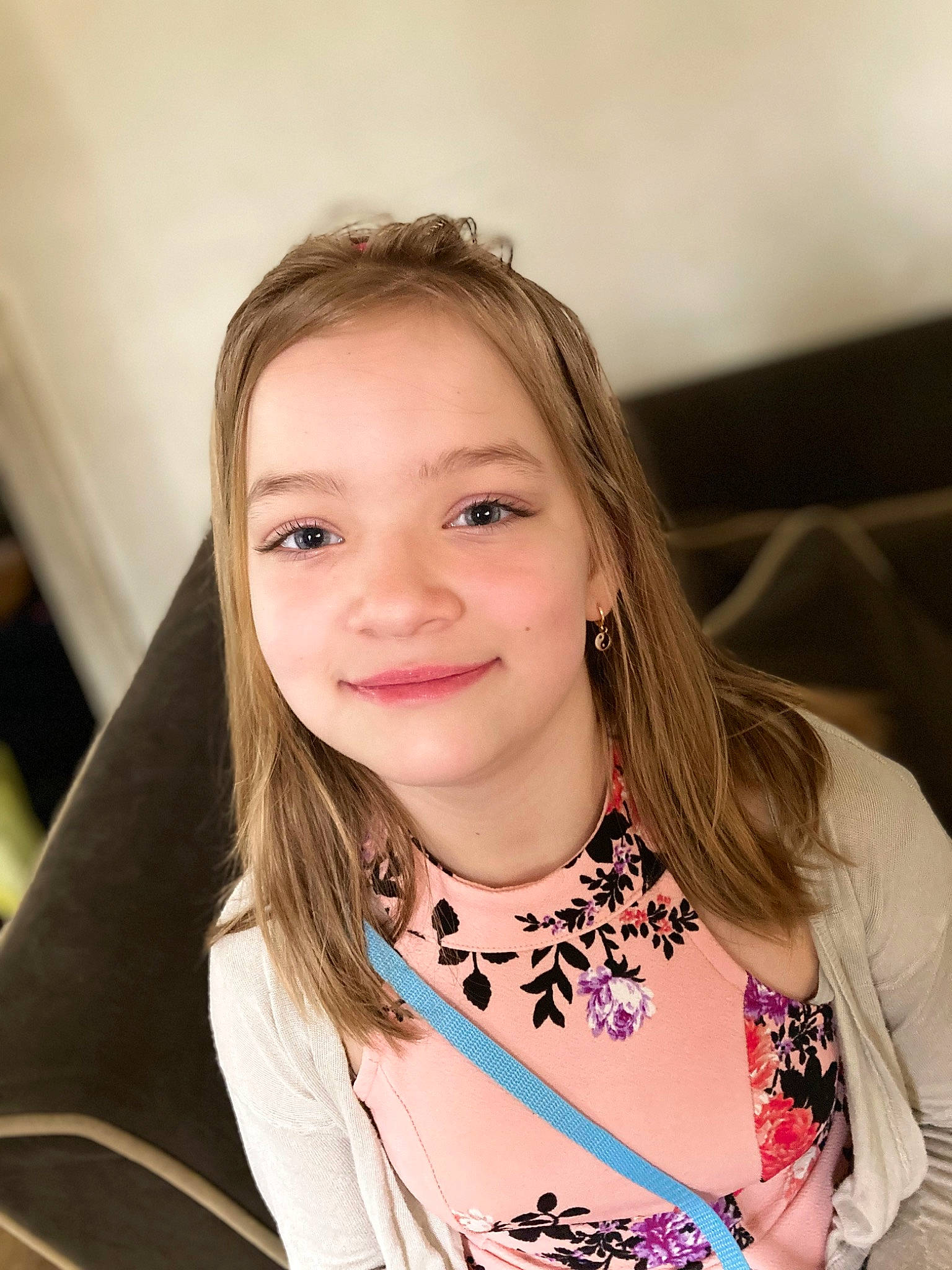 Delila is registered to the contest to win money with this photo: blond, cheek, cool, eyelash, fashion, fun, hairstyle, happy, iris, jewellery, joy, lip, long_hair, mammal, neck, outerwear, person, skin, sleeve, smile