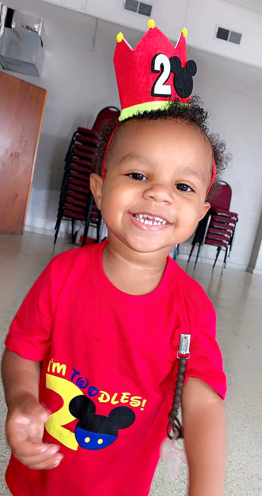 Landyn is registered to the contest to win money with this photo: cheek, cool, eyebrow, forehead, green, happy, joy, lip, mouth, neck, nose, organ, person, photograph, pink, product, red, skin, sleeve, smile