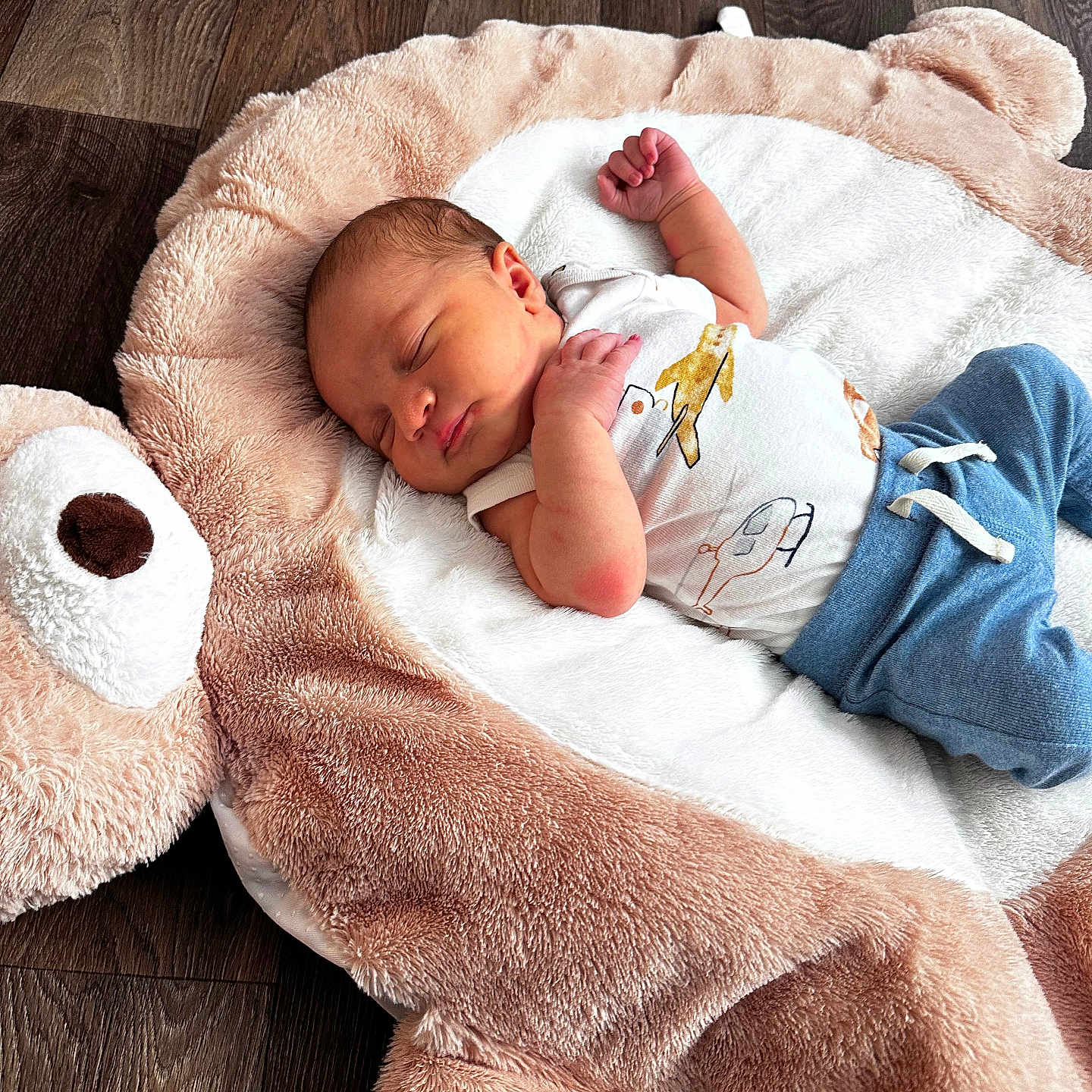 August is registered to the contest to win money with this photo: architecture, baby, bed, blanket, building, crib, face, furniture, head, homedecor, hospital, indoors, infantbed, newborn, person, photography, portrait, quilt, sleeping, towel