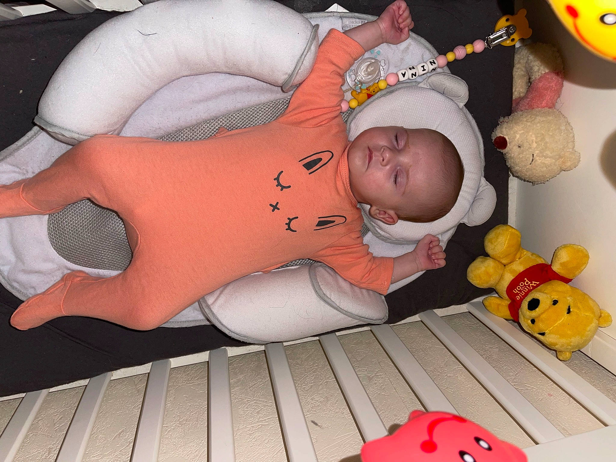 Nina participe au concours pour gagner de l'argent avec cette photo : abdomen, baby, baby_products, baby_toddler_clothing, baby_toys, carmine, chest, child, comfort, facial_expression, finger, fun, orange, person, room, stomach, stuffed_toy, thigh, toddler, toy
