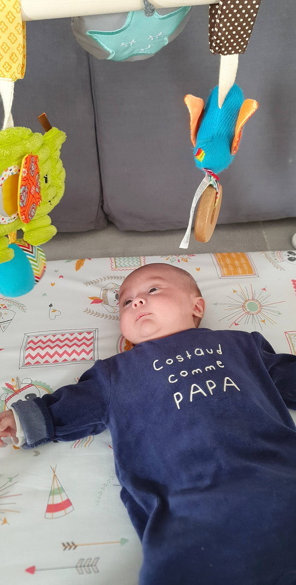 Ethan participe au concours pour gagner de l'argent avec cette photo : art, baby, baby_products, baby_toys, bedding, blue, child, comfort, event, fun, linens, person, play, product, room, snapshot, stuffed_toy, textile, toddler, white