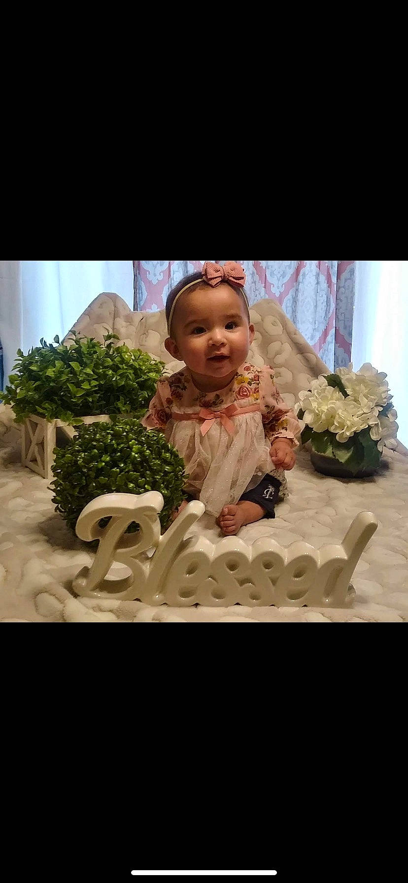 Daniella Analia is registered to the contest to win money with this photo: baby, bouquet, chair, child, cut_flowers, event, floral_design, floristry, flower, flower_arranging, formal_wear, happy, peach, person, petal, plant, rose, sitting, stock_photography, toddler