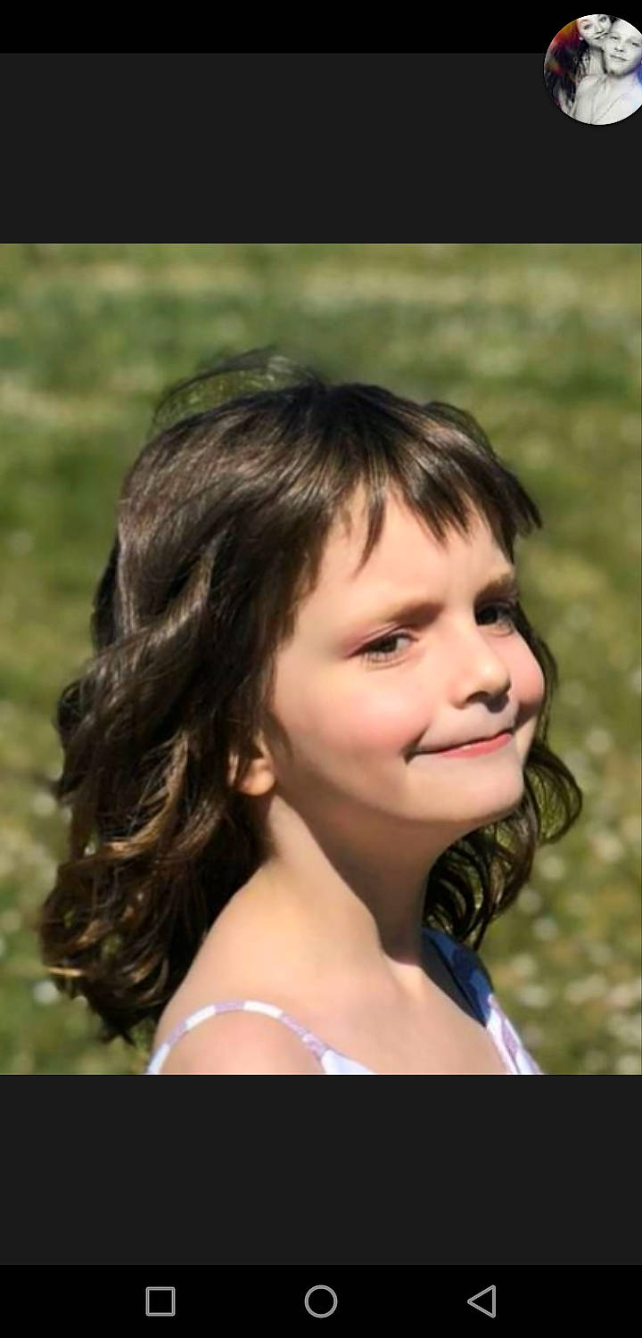 Jessica participe au concours pour gagner de l'argent avec cette photo : bangs, blond, brown_hair, cheek, eyelash, flash_photography, fun, grass, happy, jaw, joy, layered_hair, lip, long_hair, nose, people_in_nature, person, plant, smile, step_cutting