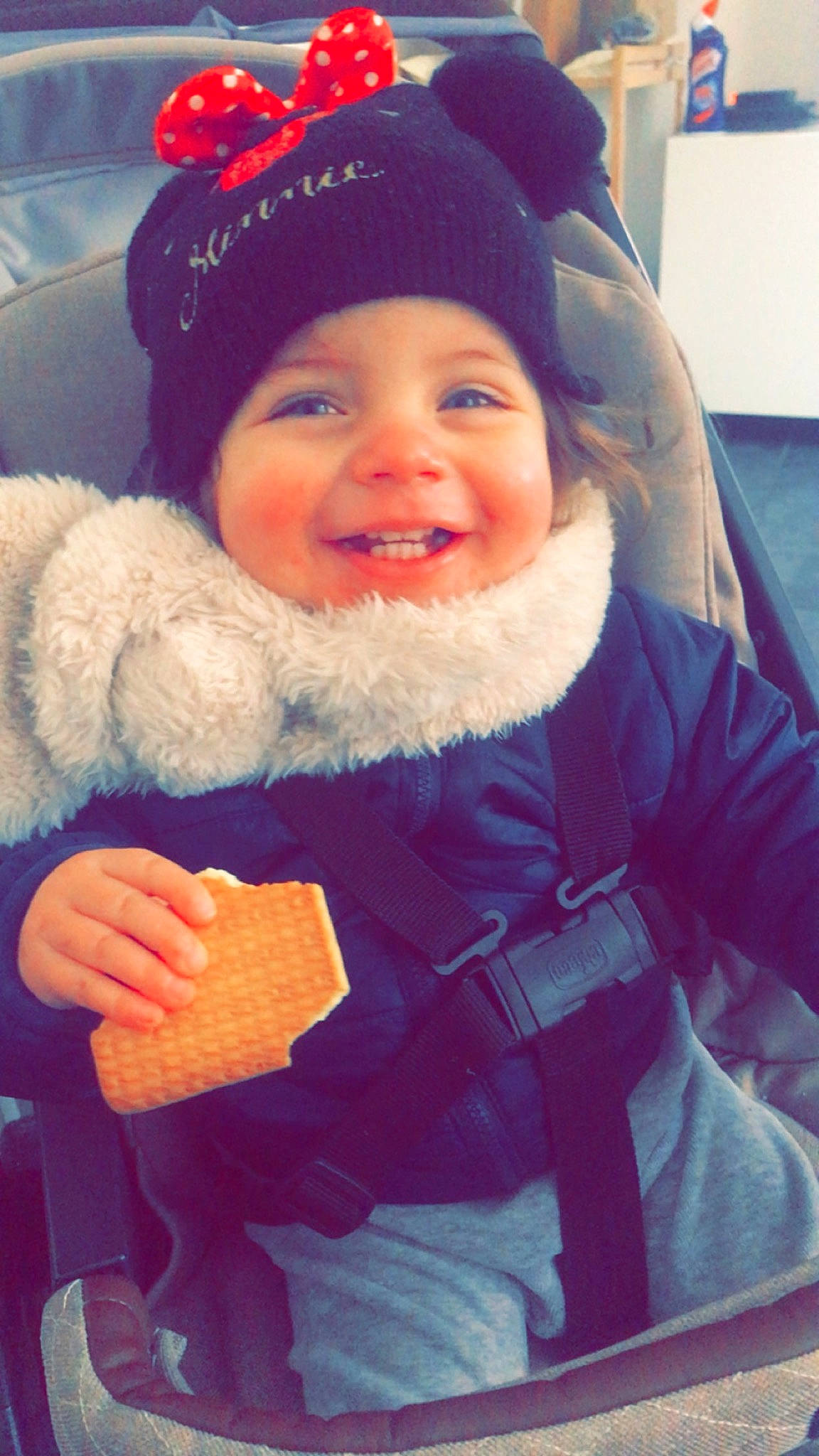 Elena a rejoint le concours — aidez-le/la à gagner de superbes lots ! beard, cap, comfort, cool, eye, face, facial_expression, facial_hair, fur_clothing, glove, happy, headgear, headwear, human_body, jacket, joy, organ, outerwear, person, smile