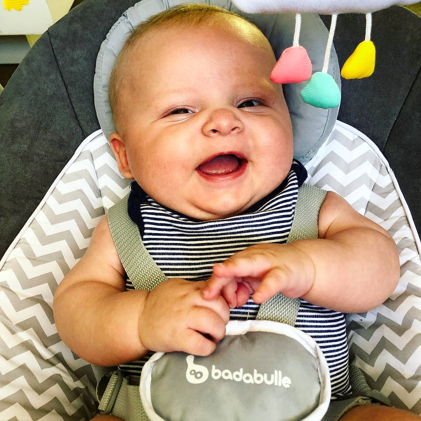 Telio participe au concours pour gagner de l'argent avec cette photo : baby, baby_products, cheek, child, face, facial_expression, food, happy, laugh, musical_instrument, nose, person, play, product, skin, smile, toddler