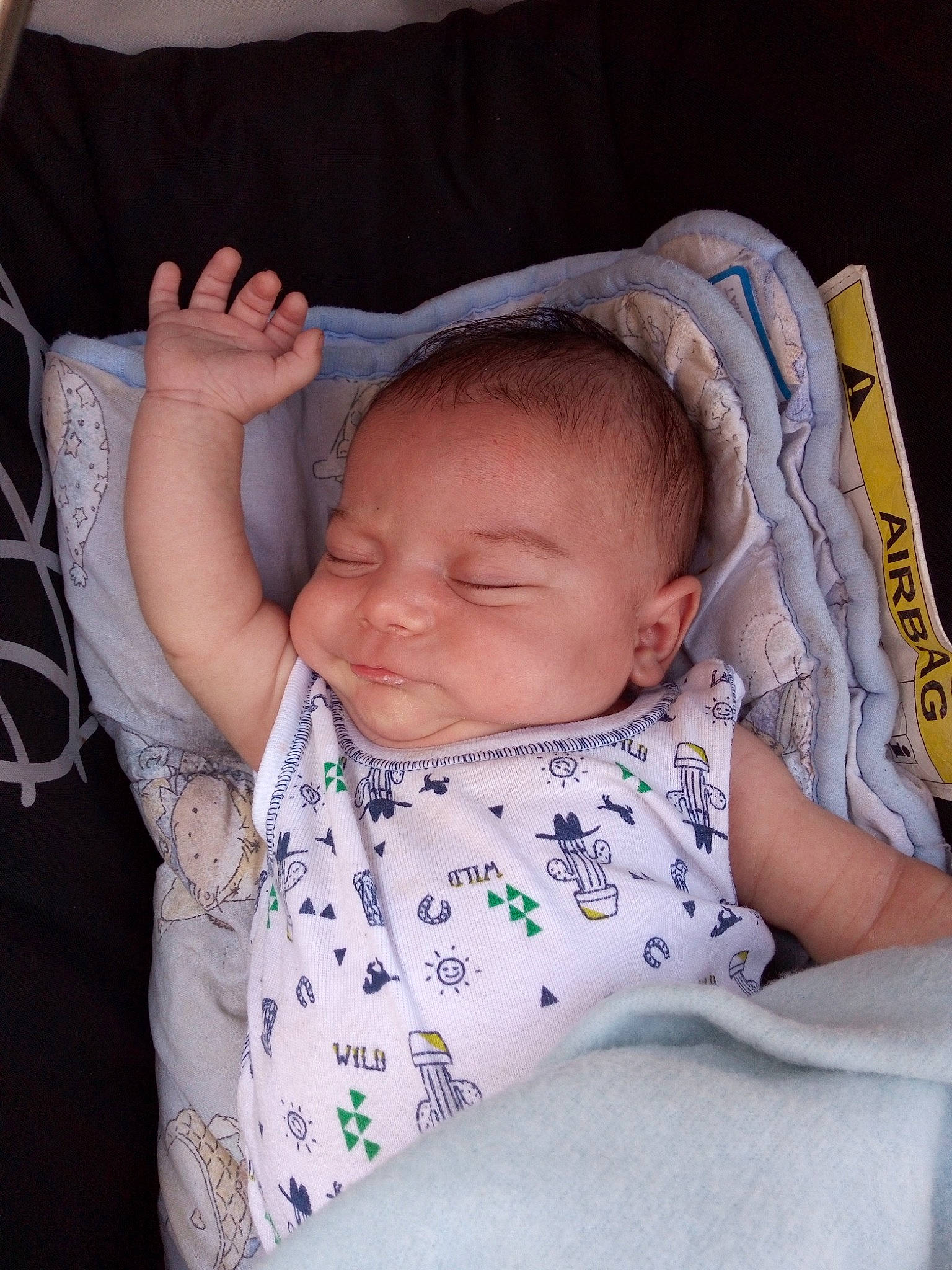 Gino participe au concours pour gagner de l'argent avec cette photo : baby, baby_products, baby_sleeping, bedtime, birth, cheek, child, comfort, hand, nap, person, product, skin, sleep, toddler