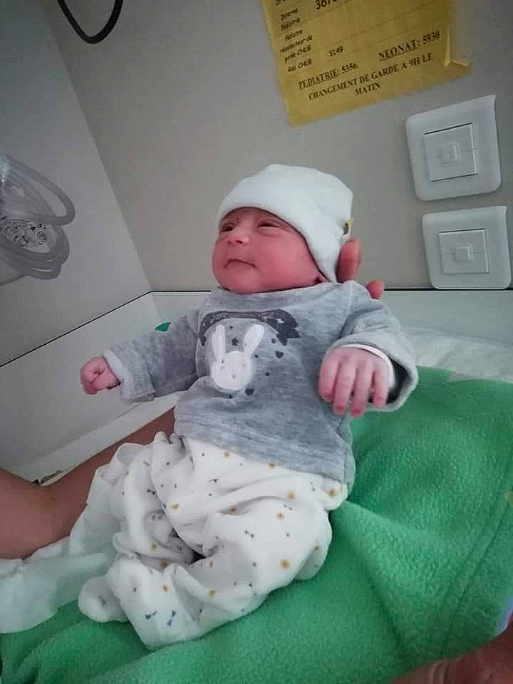 Gino a rejoint le concours — aidez-le/la à gagner de superbes lots ! baby, birth, child, headwear, person