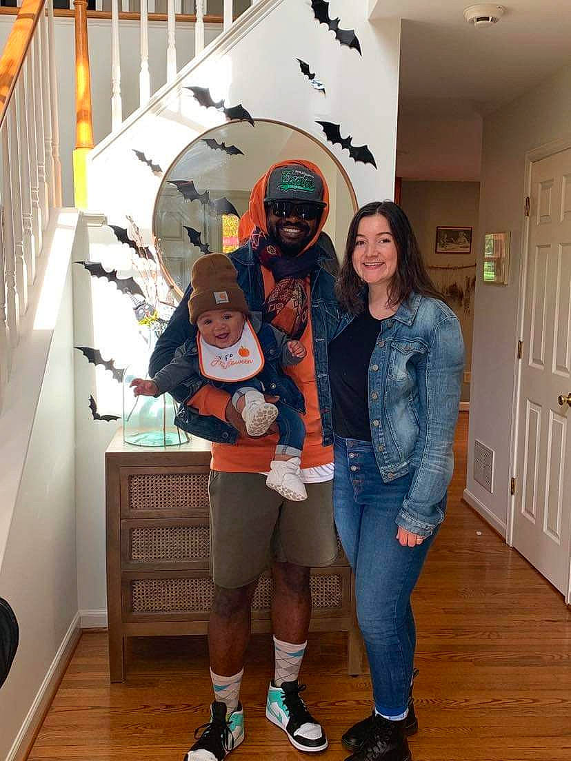 Vaeda joined the competition — help win amazing prizes! bag, boot, door, event, eyewear, flooring, fun, hat, headwear, joy, leisure, luggage_and_bags, person, personal_protective_equipment, shoe, shorts, smile, snapshot, standing, t_shirt