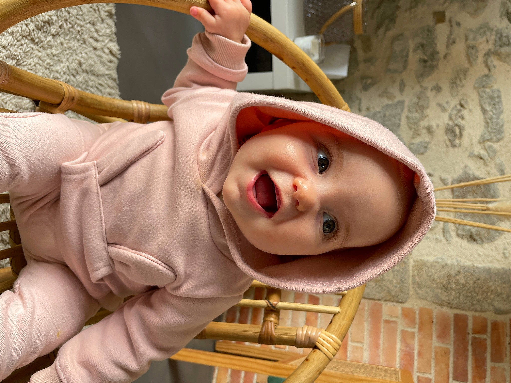 Capucine a rejoint le concours — aidez-le/la à gagner de superbes lots ! cheek, child, chin, ear, eye, eyelash, face, fun, happy, hat, head, lip, mouth, neck, nose, person, skin, smile, vertebrate, window