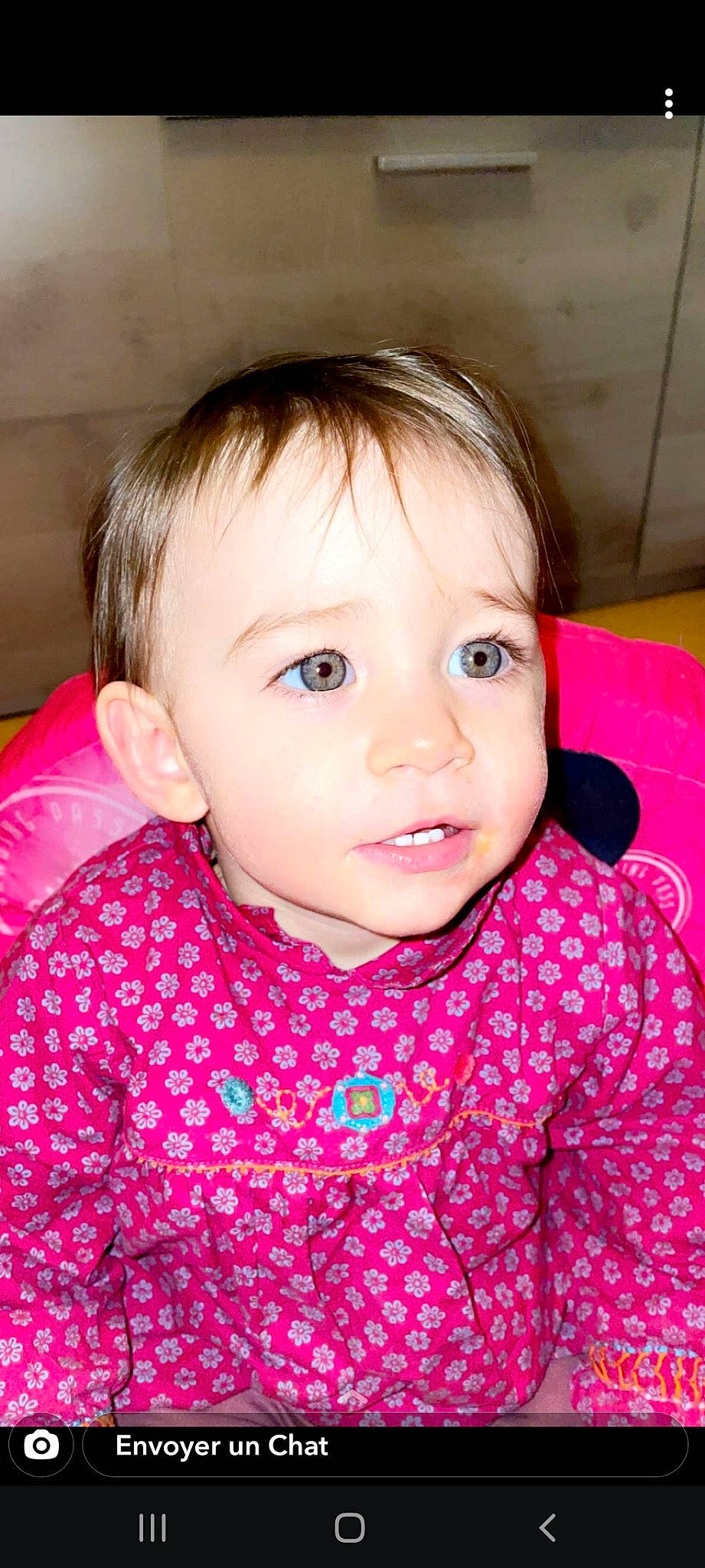 Léana a rejoint le concours — aidez-le/la à gagner de superbes lots ! baby_toddler_clothing, cheek, chin, clothing, ear, eye, eyebrow, eyelash, hair, hairstyle, happy, head, human_body, iris, lip, mouth, neck, nose, person, skin