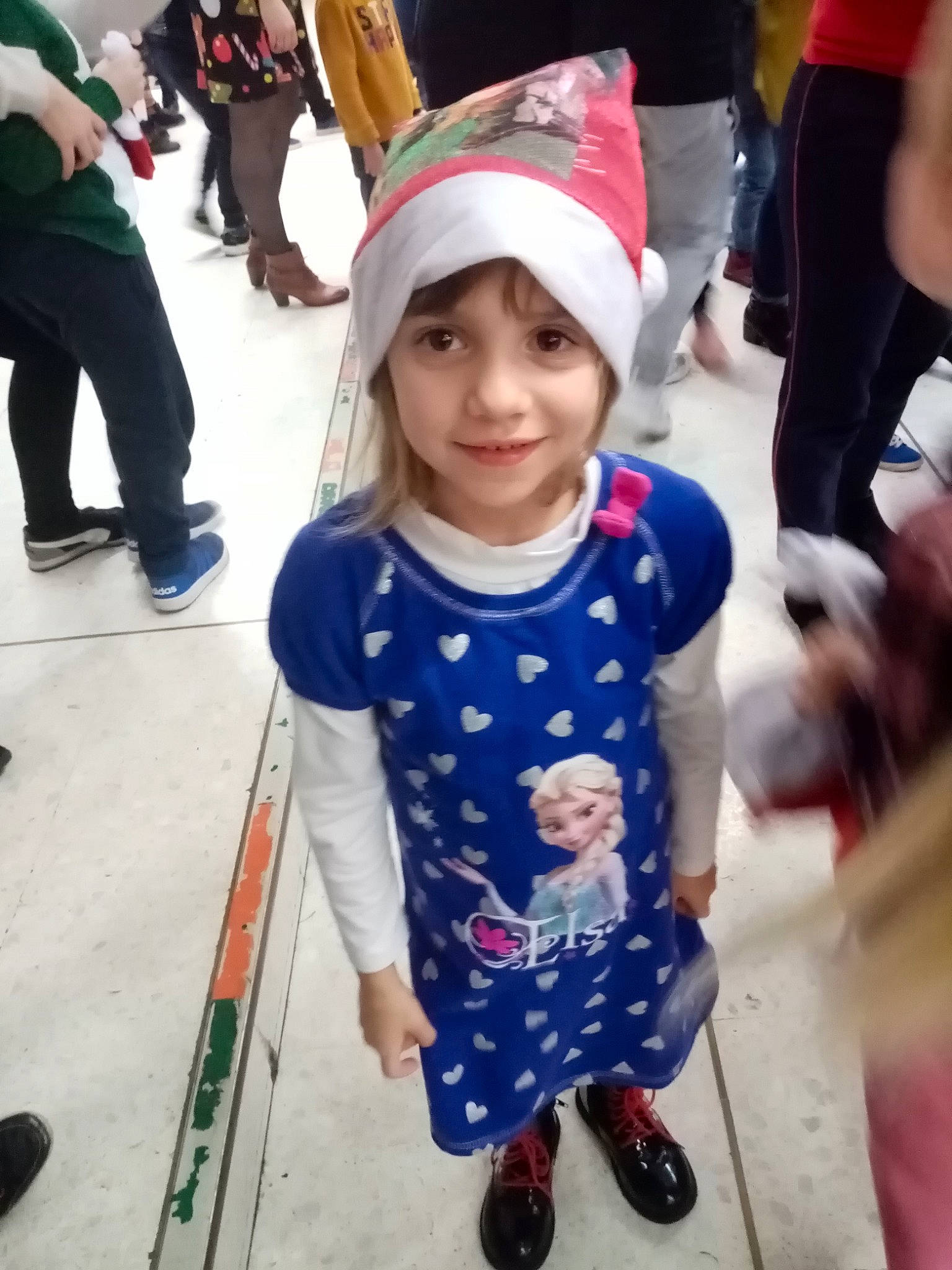 Maeva participe au concours pour gagner de l'argent avec cette photo : child, costume, fun, happy, headgear, headwear, person, skin, smile, toddler