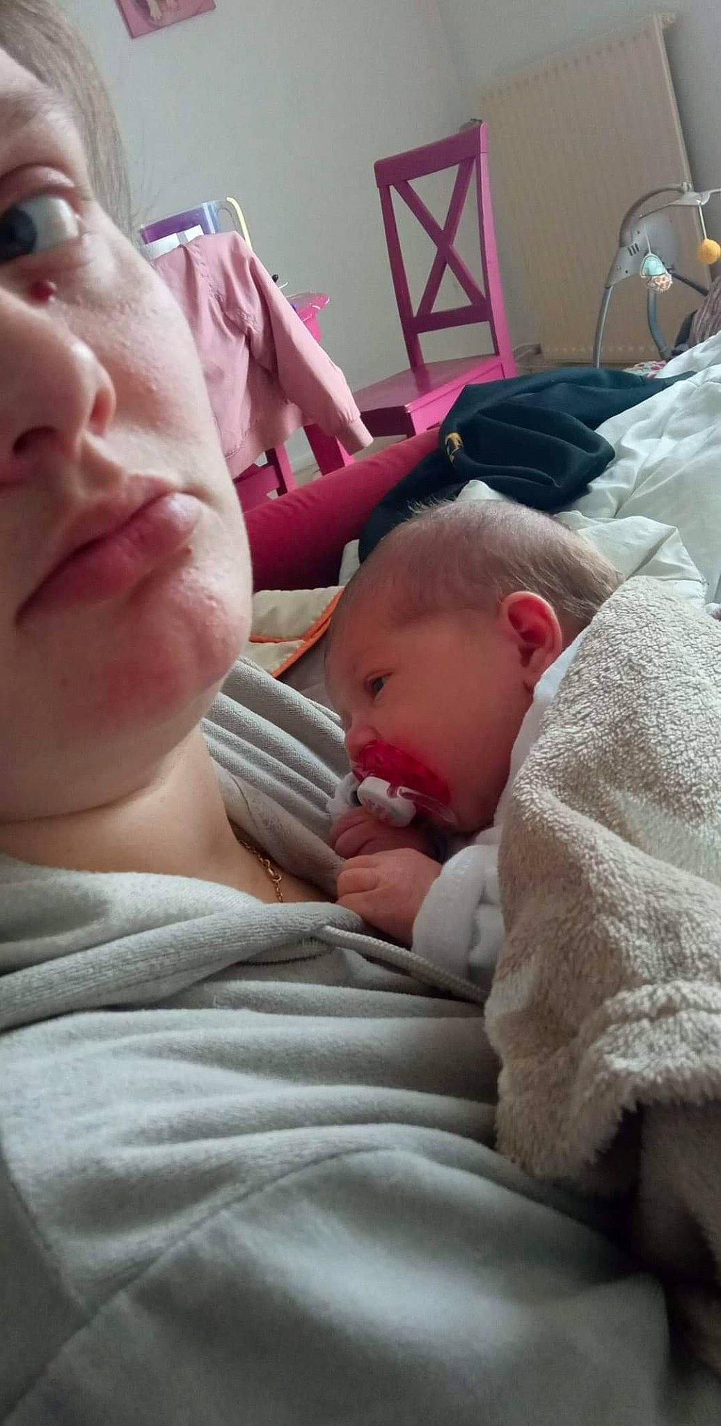 Gabriella participe au concours pour gagner de l'argent avec cette photo : baby, cheek, child, comfort, ear, event, eye, eyelash, face, finger, gesture, hand, human_body, interaction, lip, mouth, nose, person, service, skin