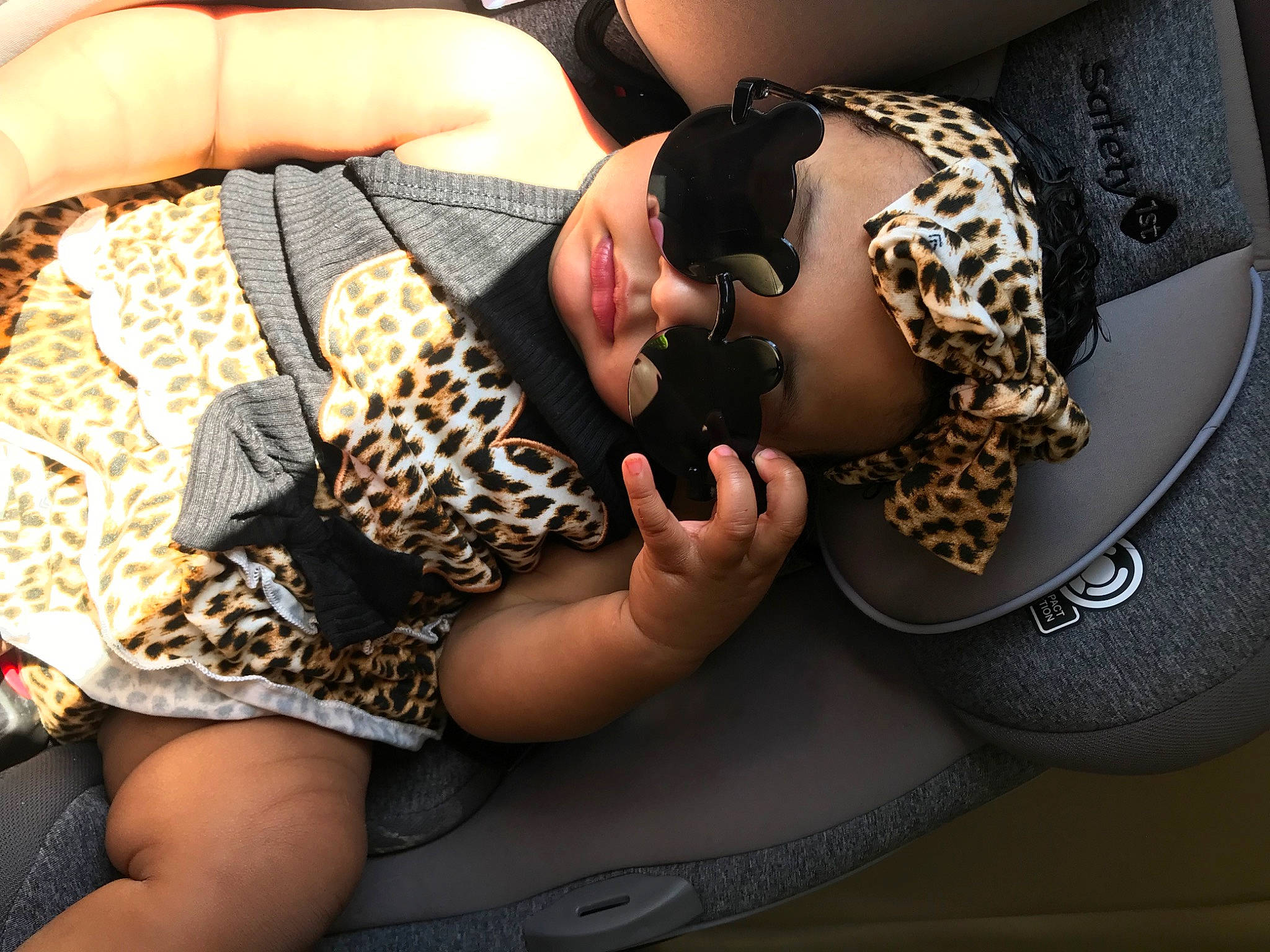 Emily joined the competition — help win amazing prizes! audio_equipment, bag, comfort, elbow, eyewear, finger, flash_photography, gesture, hand, hat, human_leg, jewellery, joint, knee, luggage_and_bags, nail, pattern, person, sunglasses, thigh