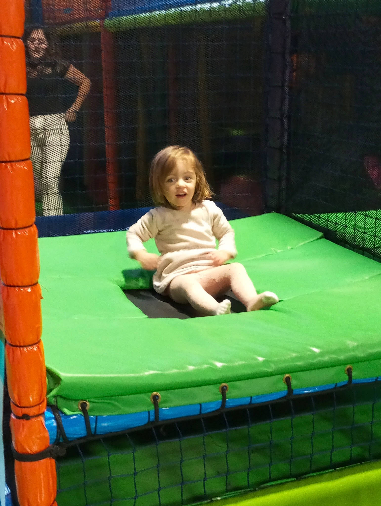 Athènais a rejoint le concours — aidez-le/la à gagner de superbes lots ! child, chute, fun, games, grass, inflatable, leisure, outdoor_play_equipment, person, play, playground, public_space, recreation, shade, sitting, smile, toddler, vacation