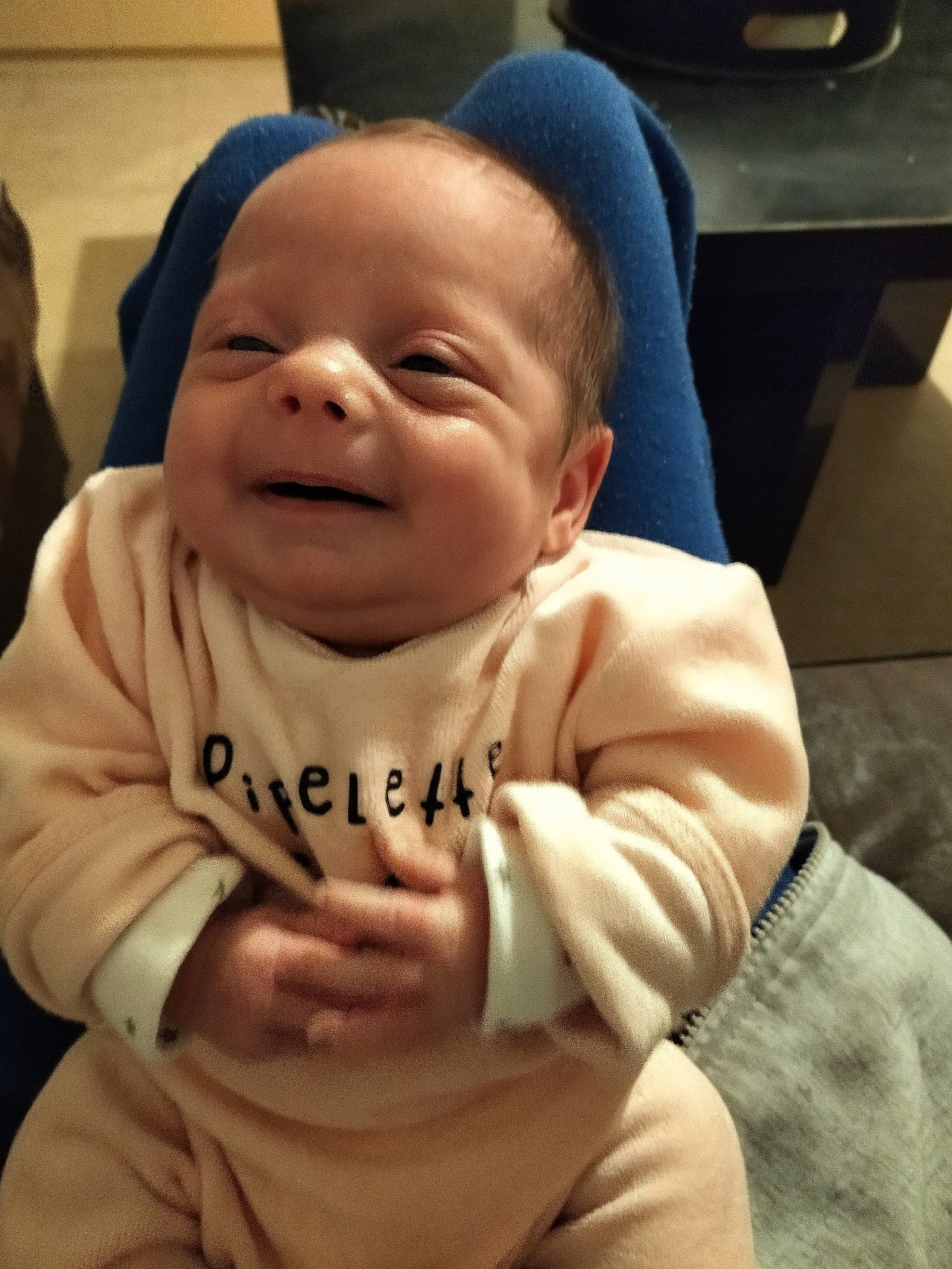 Elya participe au concours pour gagner de l'argent avec cette photo : baby, baby_toddler_clothing, cheek, child, cloud, comfort, eyebrow, finger, fun, gesture, happy, joy, lip, mouth, nose, person, skin, sleeve, smile, thumb