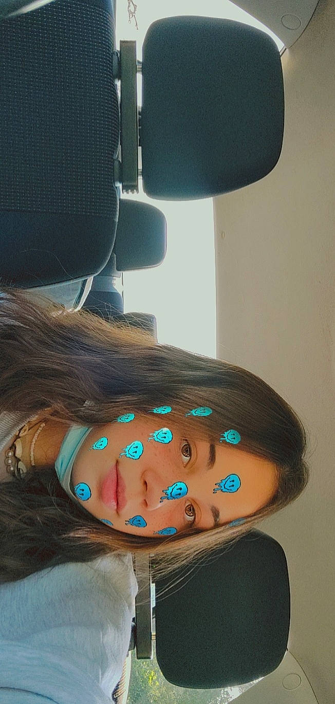 Oceane participe au concours pour gagner de l'argent avec cette photo : abdomen, body_piercing, chest, elbow, eye, eyebrow, eyelash, eyewear, headgear, human_body, human_leg, nail, neck, person, tattoo, temporary_tattoo, thigh, trunk, waist, wood