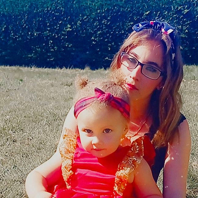 Lauriana participe au concours pour gagner de l'argent avec cette photo : barbie, doll, eye, eyewear, fawn, fun, glasses, grass, hair, happy, head, leisure, lip, long_hair, magenta, people_in_nature, person, skin, summer, toy