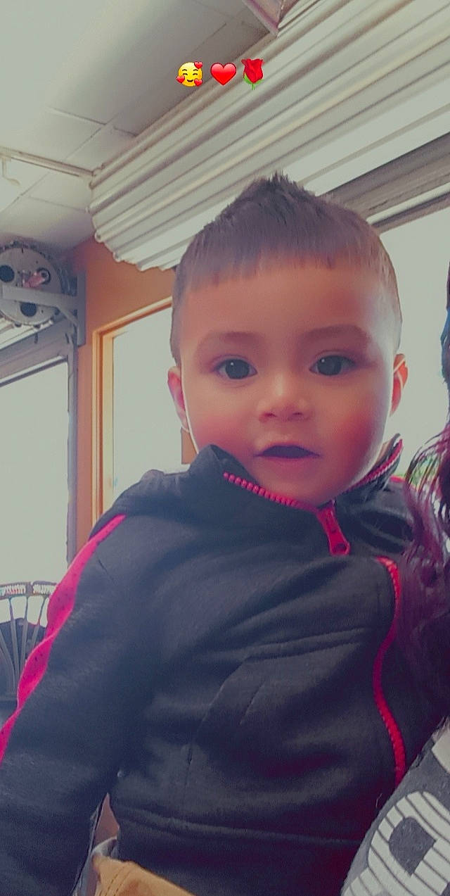 Armanii is registered to the contest to win money with this photo: black_hair, buzz_cut, caesar_cut, cheek, child, cool, crew_cut, electric_blue, eyebrow, forehead, fun, happy, person, sleeve, t_shirt, toddler, vacation