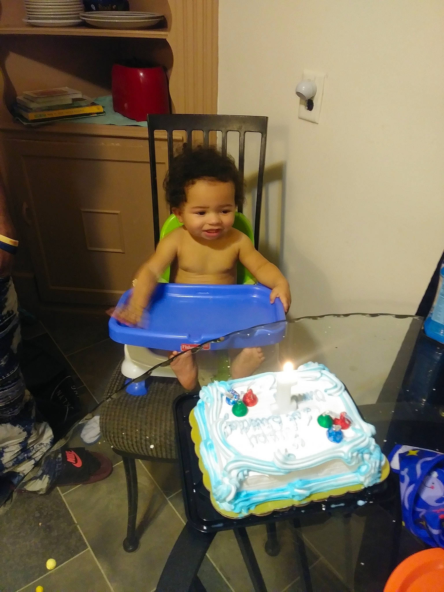 Amory is registered to the contest to win money with this photo: birthday, child, day, fun, furniture, girl, party, person, play, product, room, sitting, table, toddler