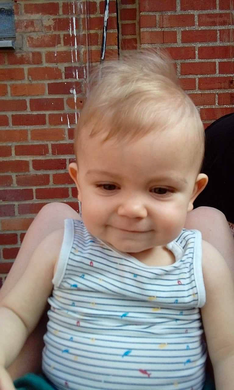 Lenzo a rejoint le concours — aidez-le/la à gagner de superbes lots ! baby, beauty, blond, cheek, child, chin, ear, eye, face, forehead, hair, head, iris, joy, lip, neck, nose, person, skin, smile