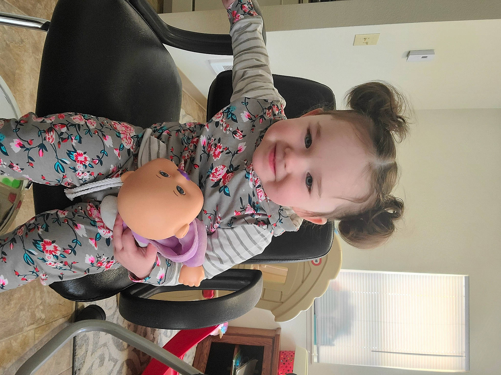 Maisie is registered to the contest to win money with this photo: baby, baby_carriage, baby_products, baby_toddler_clothing, car_seat, child, comfort, fun, happy, headgear, joy, pattern, person, room, sitting, toddler, tree, vacation