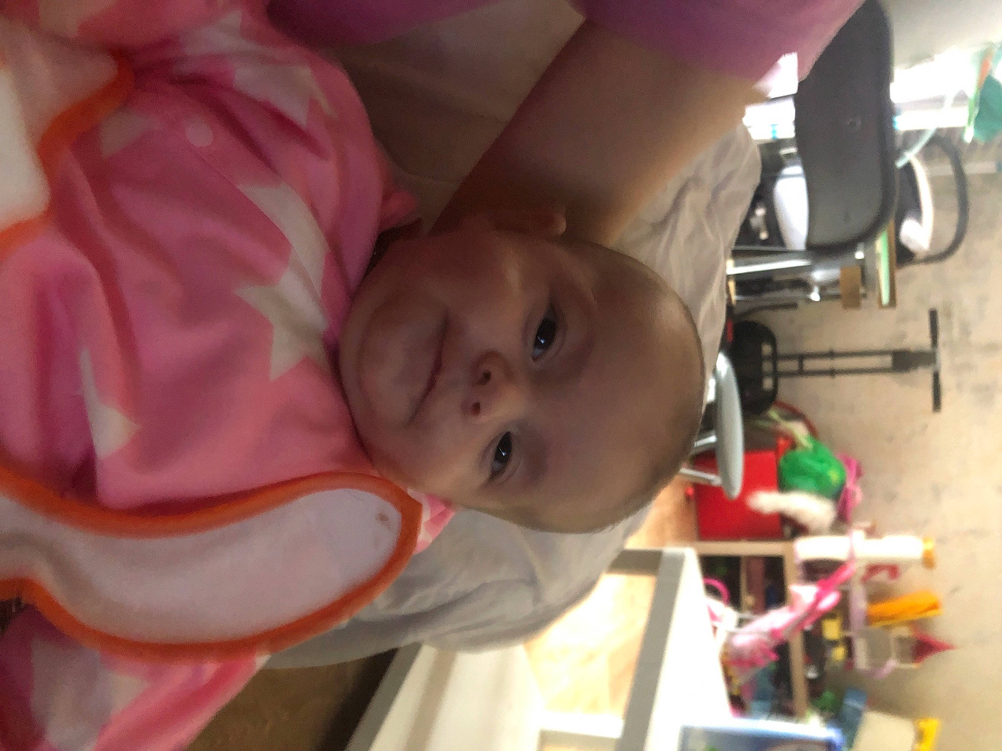 Nayla participe au concours pour gagner de l'argent avec cette photo : baby, baby_products, baby_toddler_clothing, cheek, chest, child, chin, ear, eyelash, finger, fun, lip, mouth, nose, person, room, skin, smile, thumb, toddler