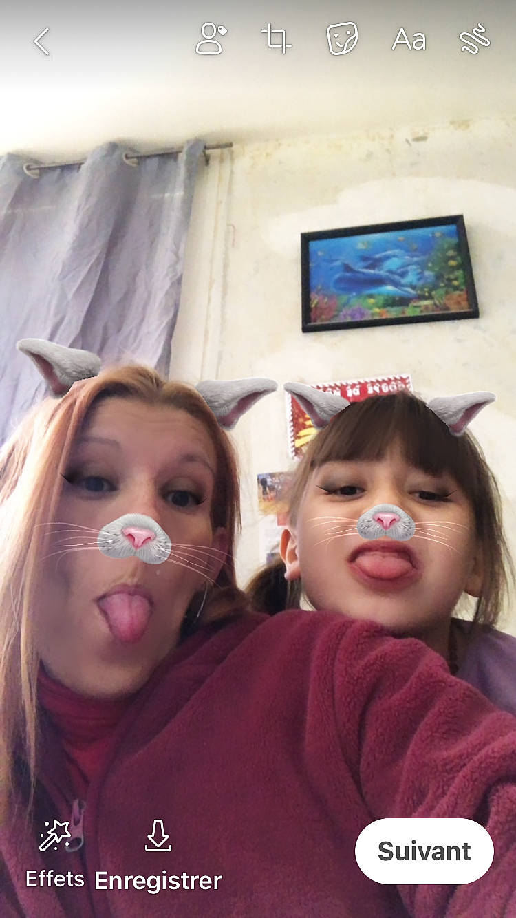 Lyanna participe au concours pour gagner de l'argent avec cette photo : child, event, eyebrow, eyelash, eyewear, facial_expression, fun, fur, happy, leisure, lip, magenta, mouth, nose, person, picture_frame, selfie, television, tradition, vacation