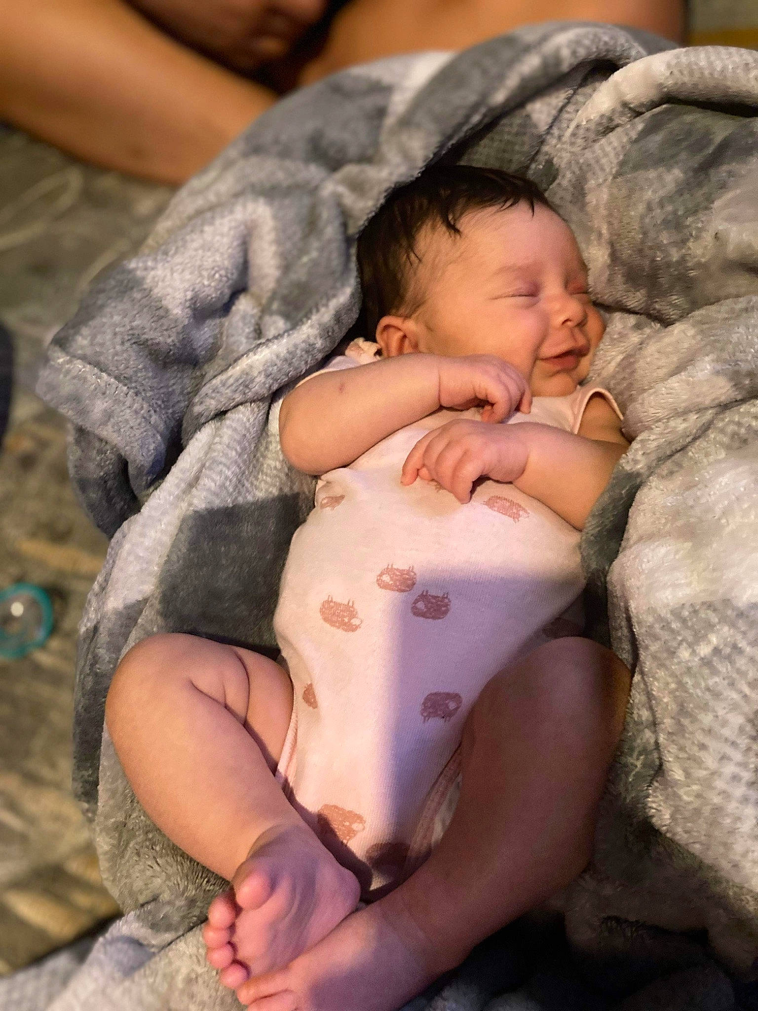 Aurelia is registered to the contest to win money with this photo: abdomen, baby, baby_toddler_clothing, cheek, chest, child, comfort, eye, finger, gesture, grass, human_body, joint, muscle, person, skin, stomach, thigh, thumb, toddler