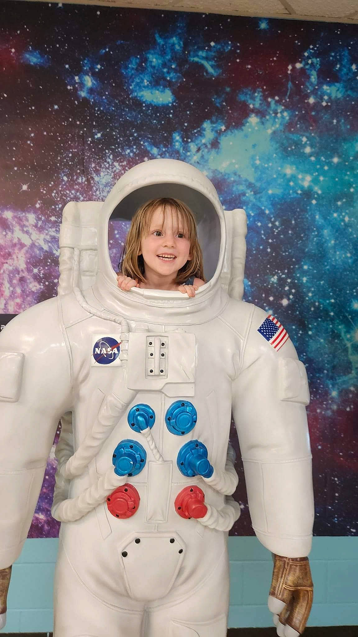 Rose joined the competition — help win amazing prizes! astronaut, astronomical_object, costume, electric_blue, event, fashion_design, fictional_character, flash_photography, freezing, fun, glove, happy, joy, machine, outerwear, person, photograph, sleeve, smile, space