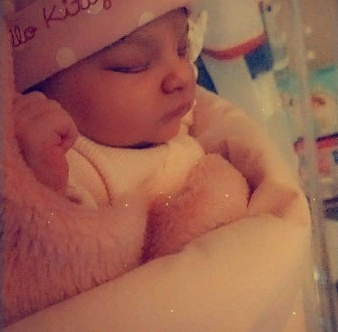 Syanna participe au concours pour gagner de l'argent avec cette photo : baby, baby_sleeping, cap, cheek, chin, comfort, ear, eye, eyebrow, eyelash, face, hand, happy, head, headgear, headwear, iris, lip, mouth, nose