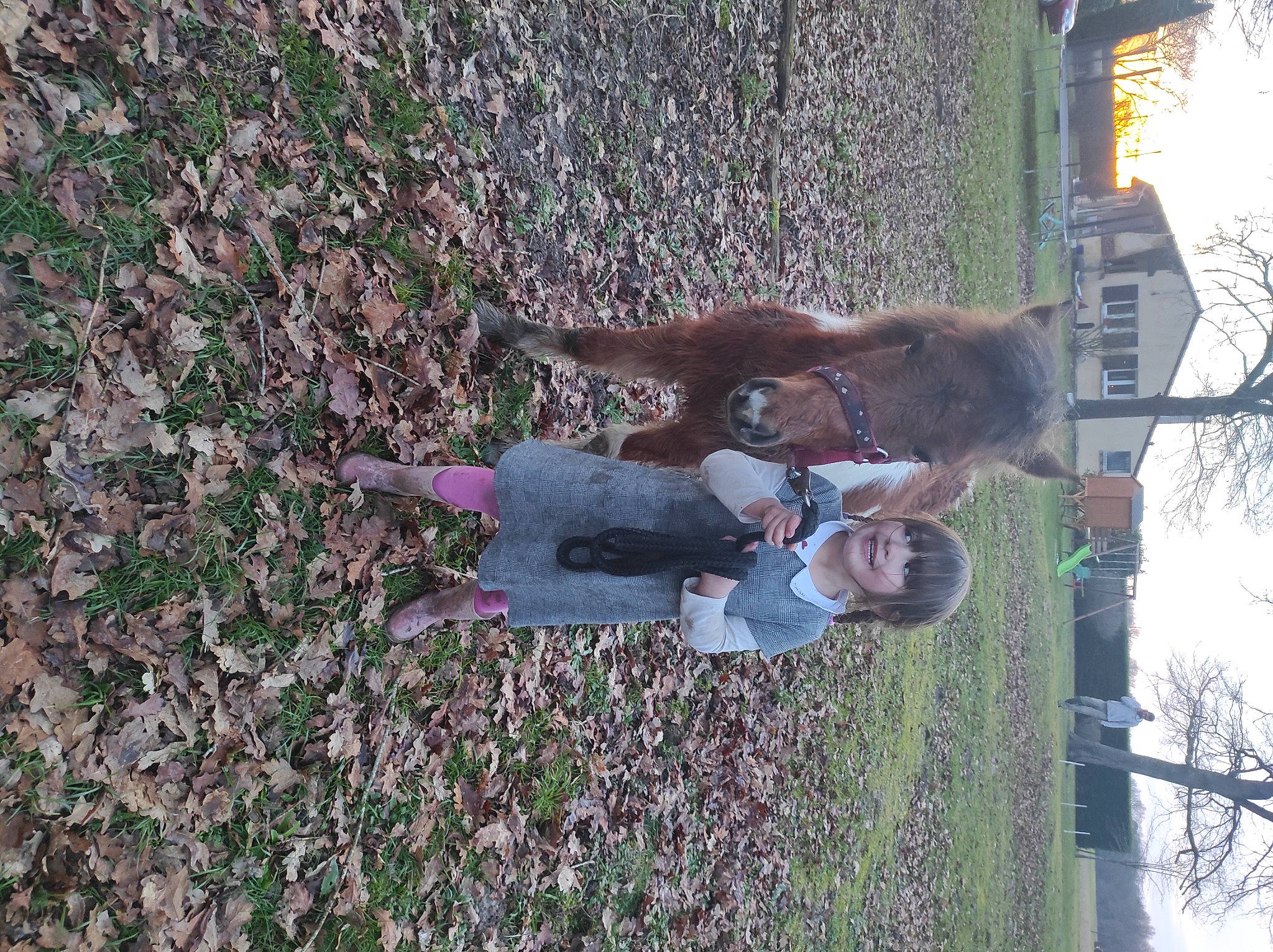 Luna a rejoint le concours — aidez-le/la à gagner de superbes lots ! fun, grass, groundcover, happy, joy, leisure, people_in_nature, person, plant, shadow, shrub, sky, smile, toddler, tree, walking_shoe, woody_plant