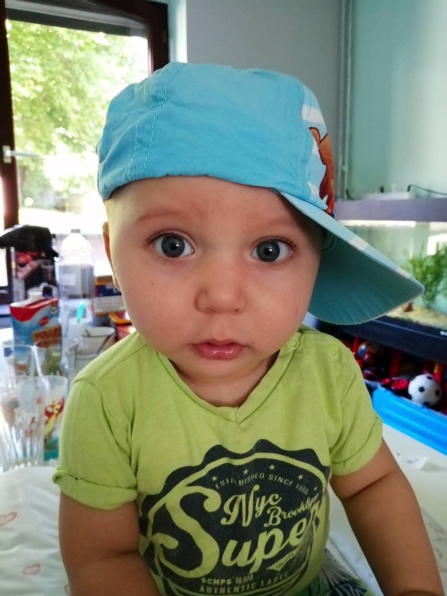 Kayron participe au concours pour gagner de l'argent avec cette photo : baby, bonnet, cap, child, clothing, cool, fashion_accessory, forehead, hat, head, headgear, headwear, person, selfie, smile, toddler, vacation