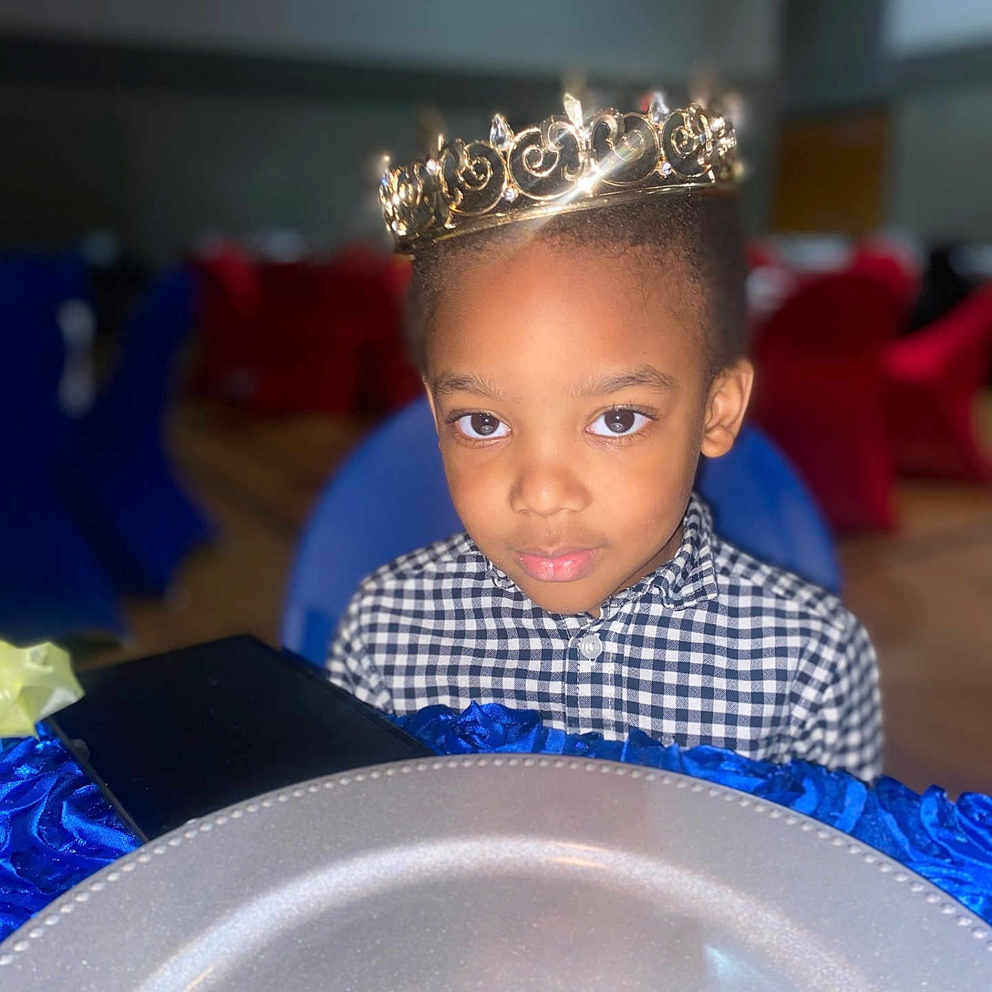 Kal-El is registered to the contest to win money with this photo: accessories, birthdaycake, cake, child, cream, crown, dessert, face, female, food, girl, head, jewelry, meal, people, person, photography, plate, portrait, tiara