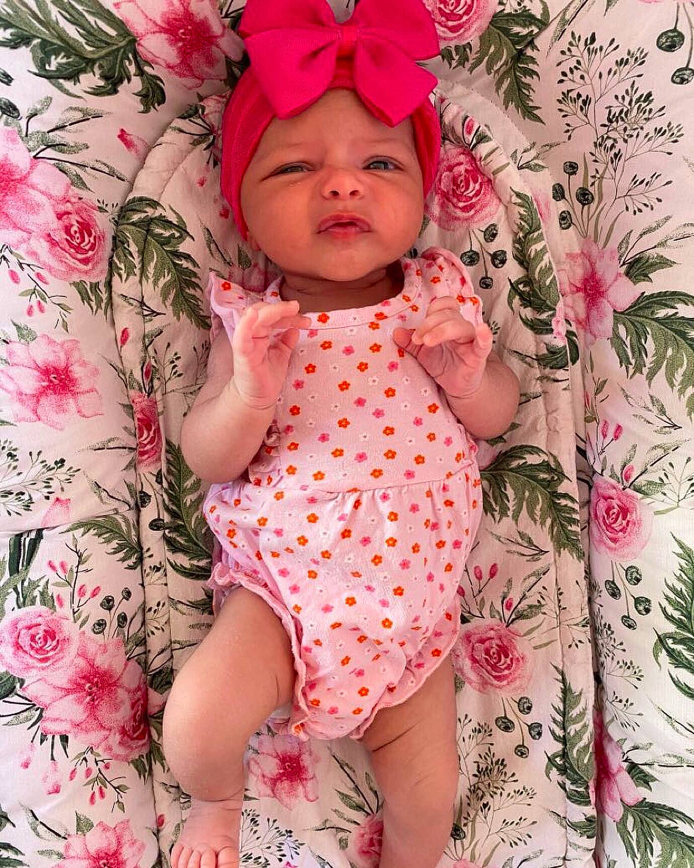Joylee participe au concours pour gagner de l'argent avec cette photo : baby, baby_toddler_clothing, clothing, dress, facial_expression, happy, head, headgear, headwear, lip, magenta, outerwear, pattern, person, petal, pink, plant, product, skin, sleeve